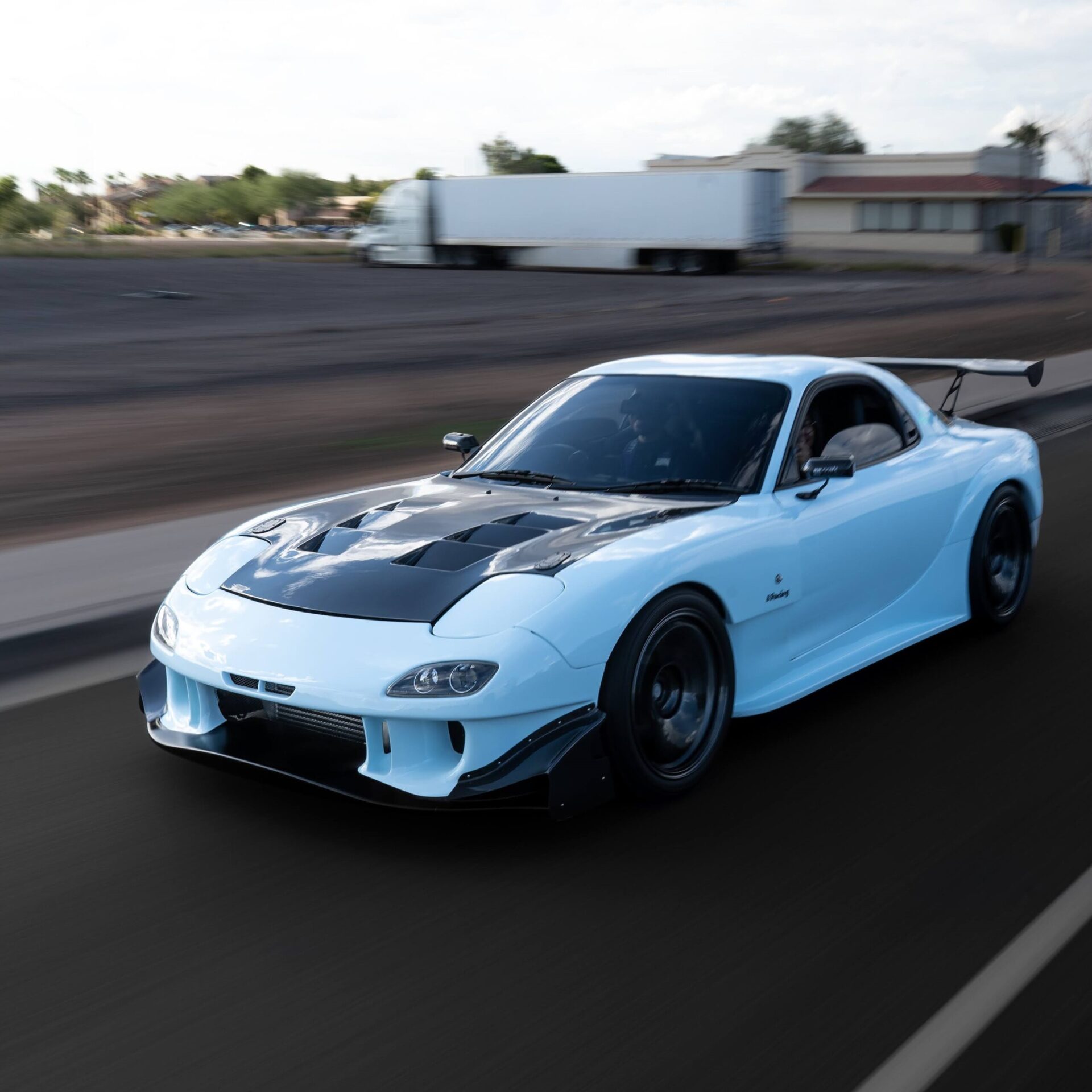 マツダ FD3S RX7 – RSE 超軽量フルチタンマフラー by Vivid
